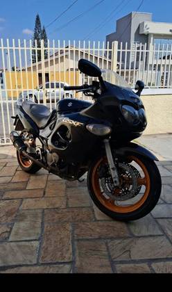 SUZUKI GSX 750 F 